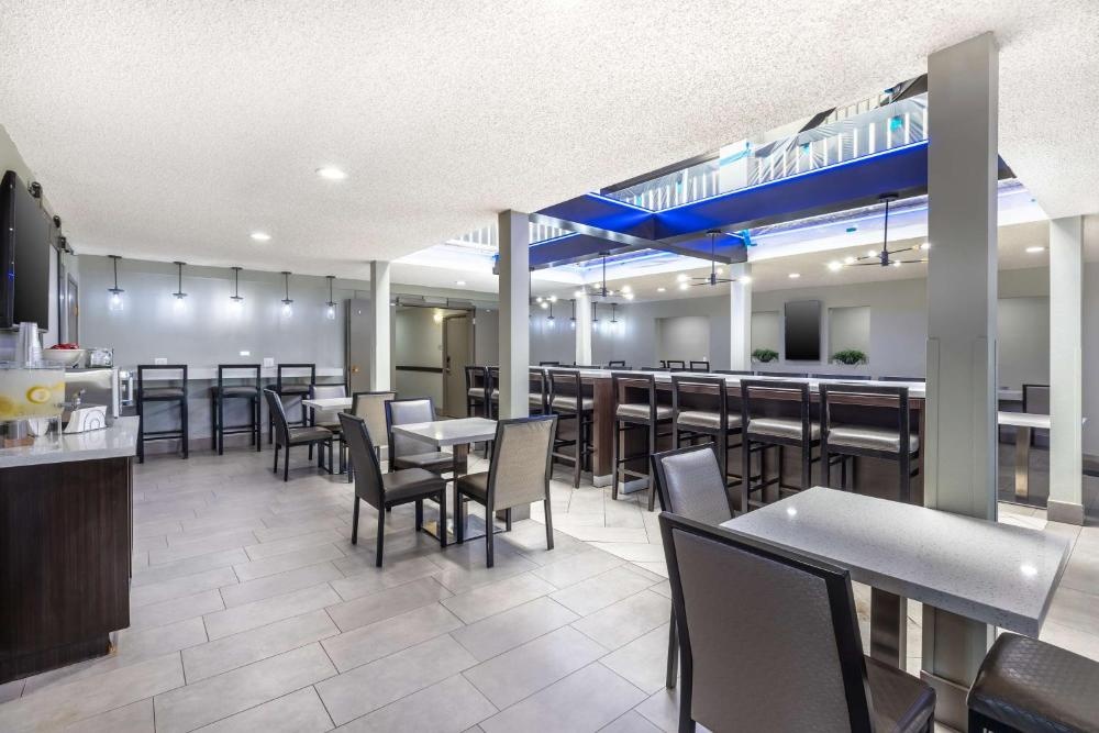 King Room with Bathtub - Disability Access/Non-Smoking