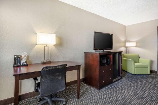 Best Western Mccarran Inn image 21